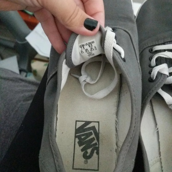 Sold Gray vans - Picture 4 of 4